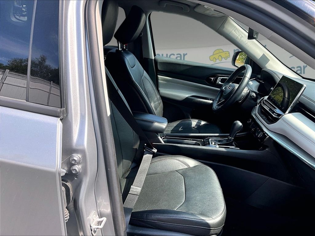 Used 2022 Billet Silver Metallic Clearcoat Jeep Limited image 11