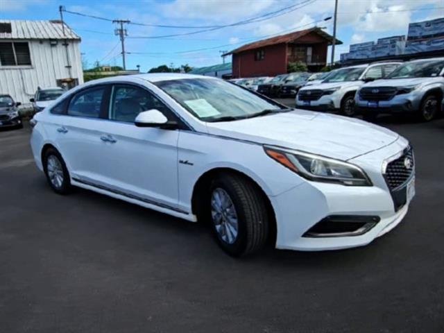 Used 2017 Hyundai Sonata Hybrid Base with VIN KMHE24L31HA067771 for sale in Kailua-Kona, HI