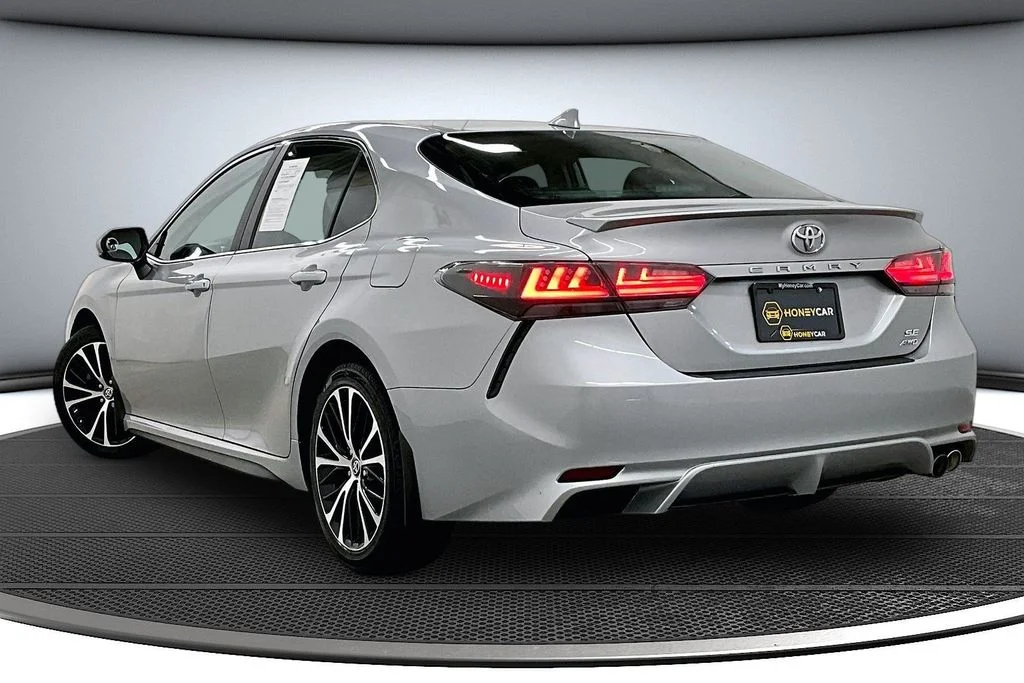 Used 2020 Silver Toyota SE image 4