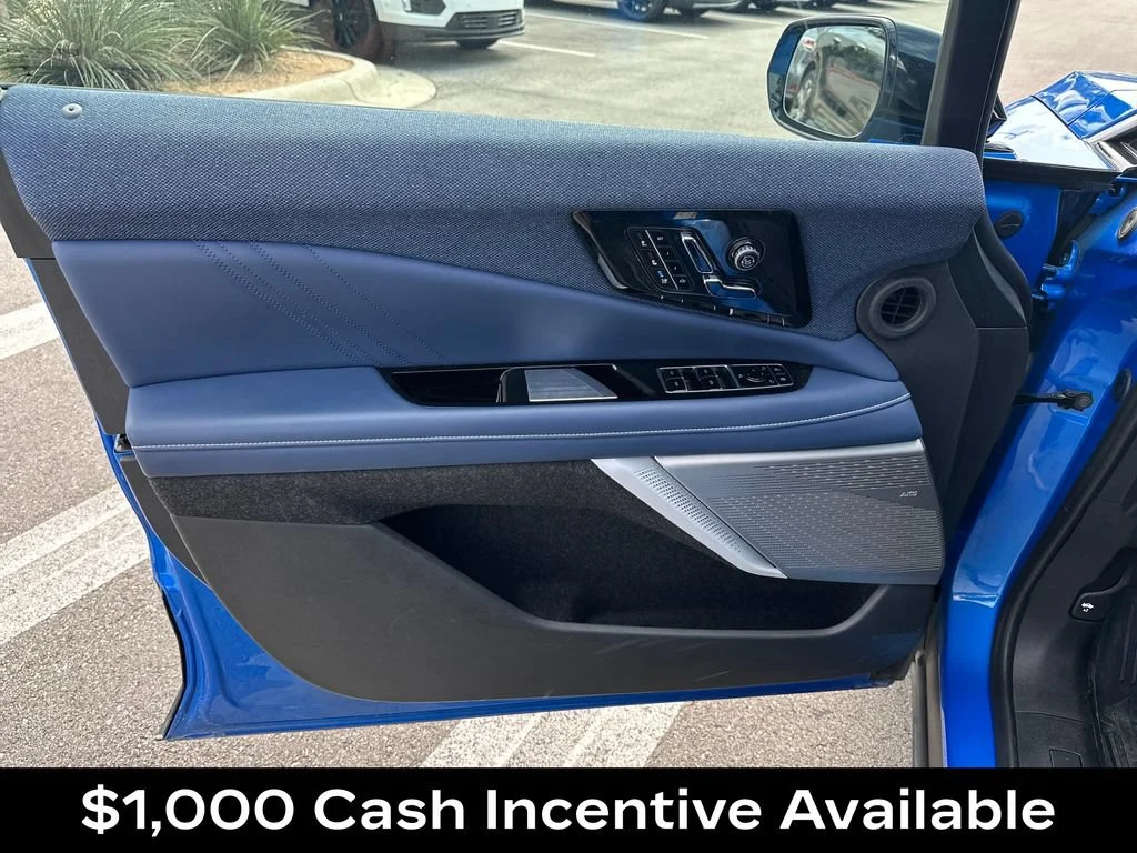 2025 Cadillac OPTIQ Luxury 2 - Photo 18