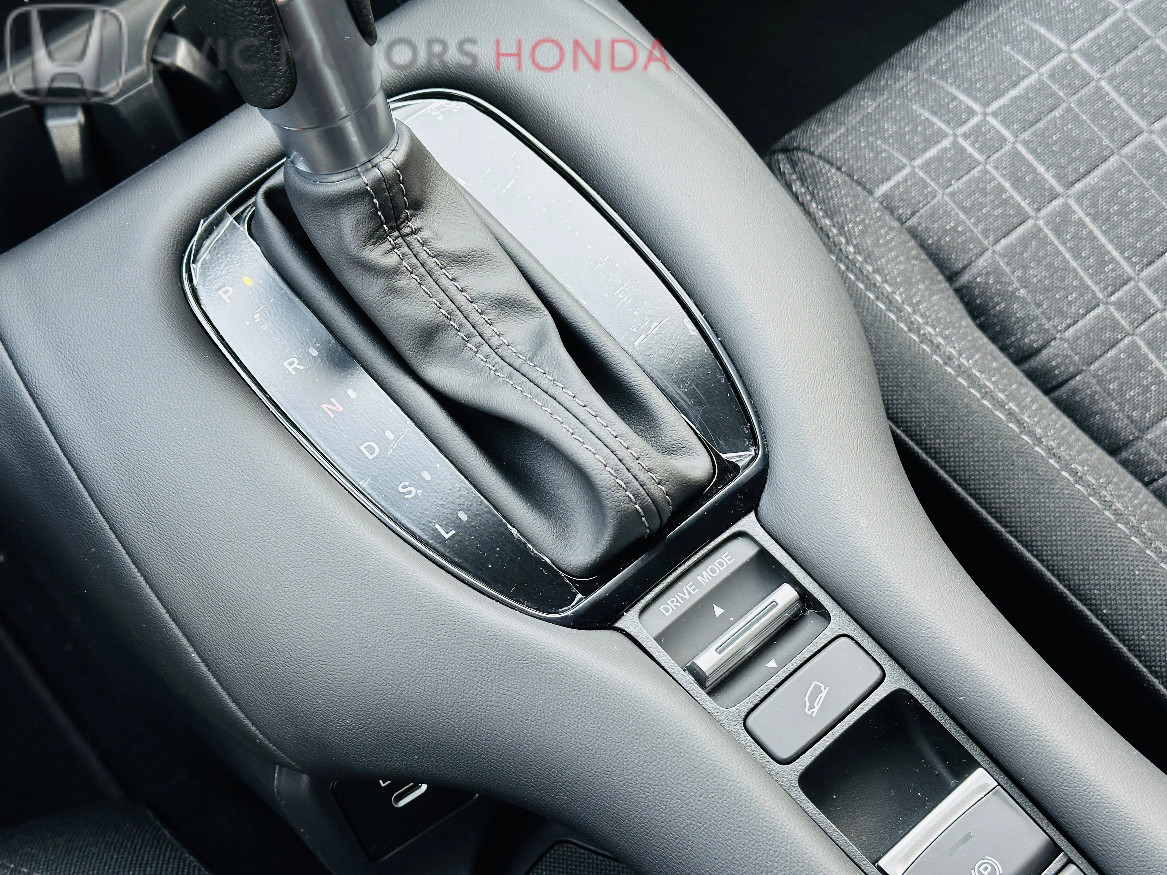 New 2027 SOLAR REFLECTION SILVER METALLIC Honda LX image 20