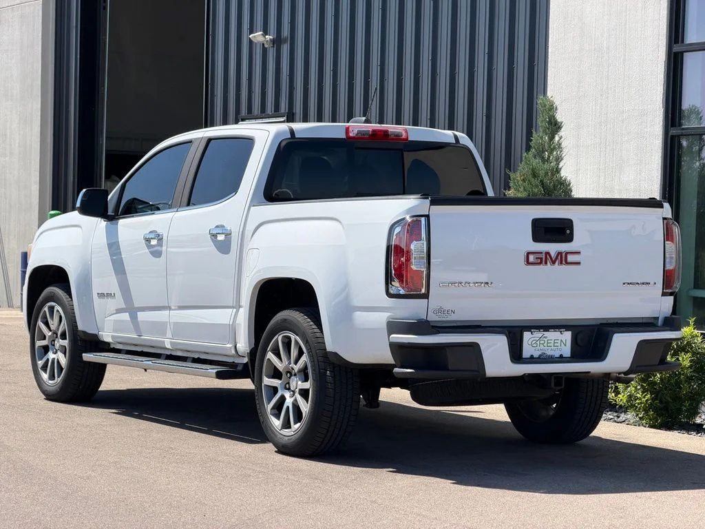 Used 2018 White GMC Denali image 3