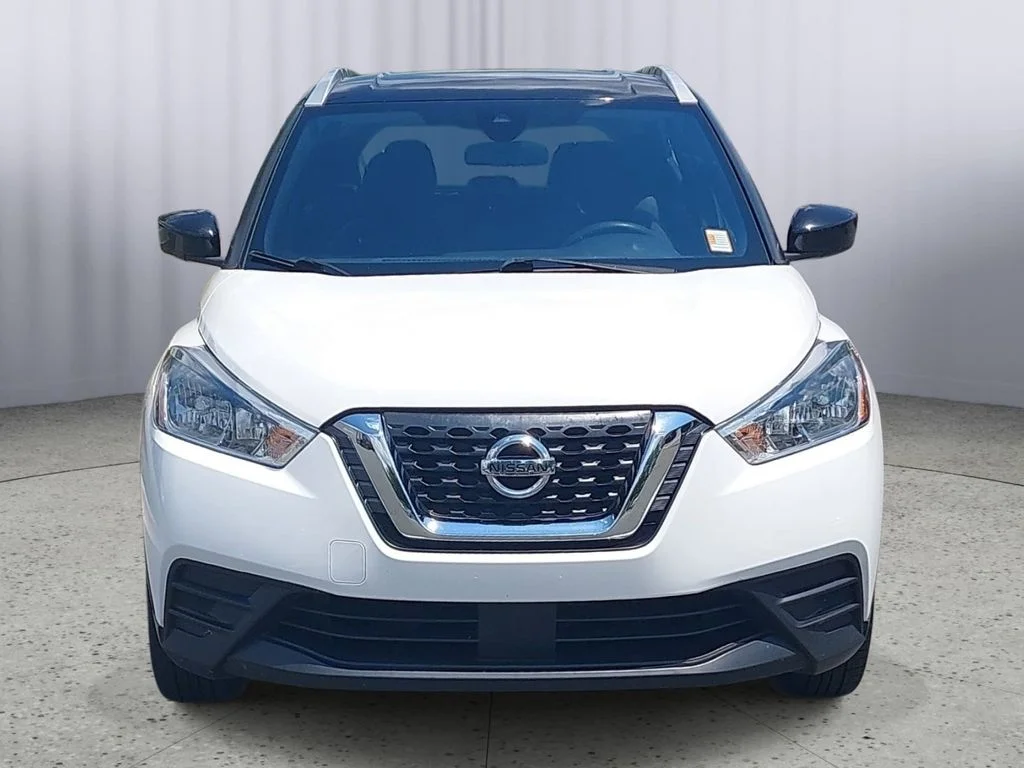 Used 2020 White Nissan SV image 8