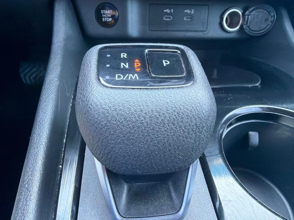 Used 2025 White Pearl Nissan SV image 20
