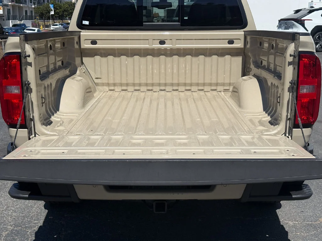 Used 2021 SAND DUNE METALLIC Chevrolet 4WD Z71 image 9
