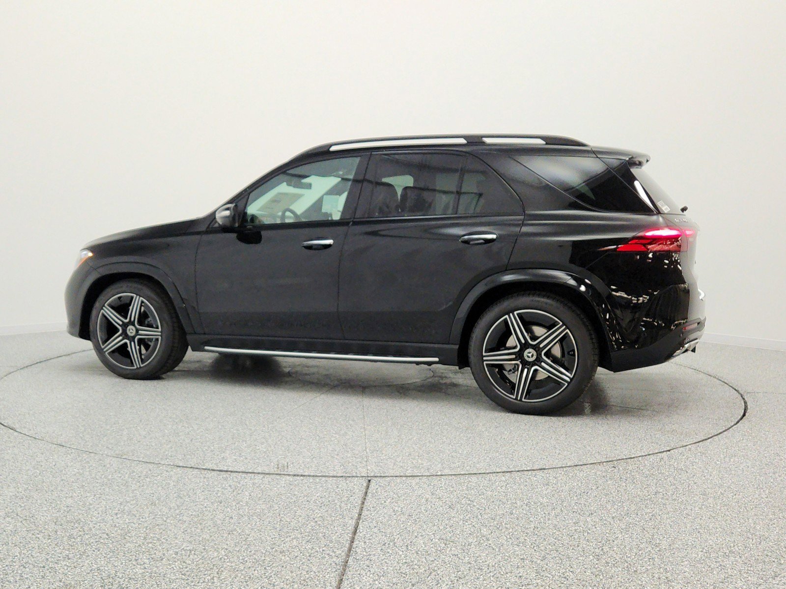 New 2026 Black Mercedes-Benz GLE 450 4MATIC® SUV image 37
