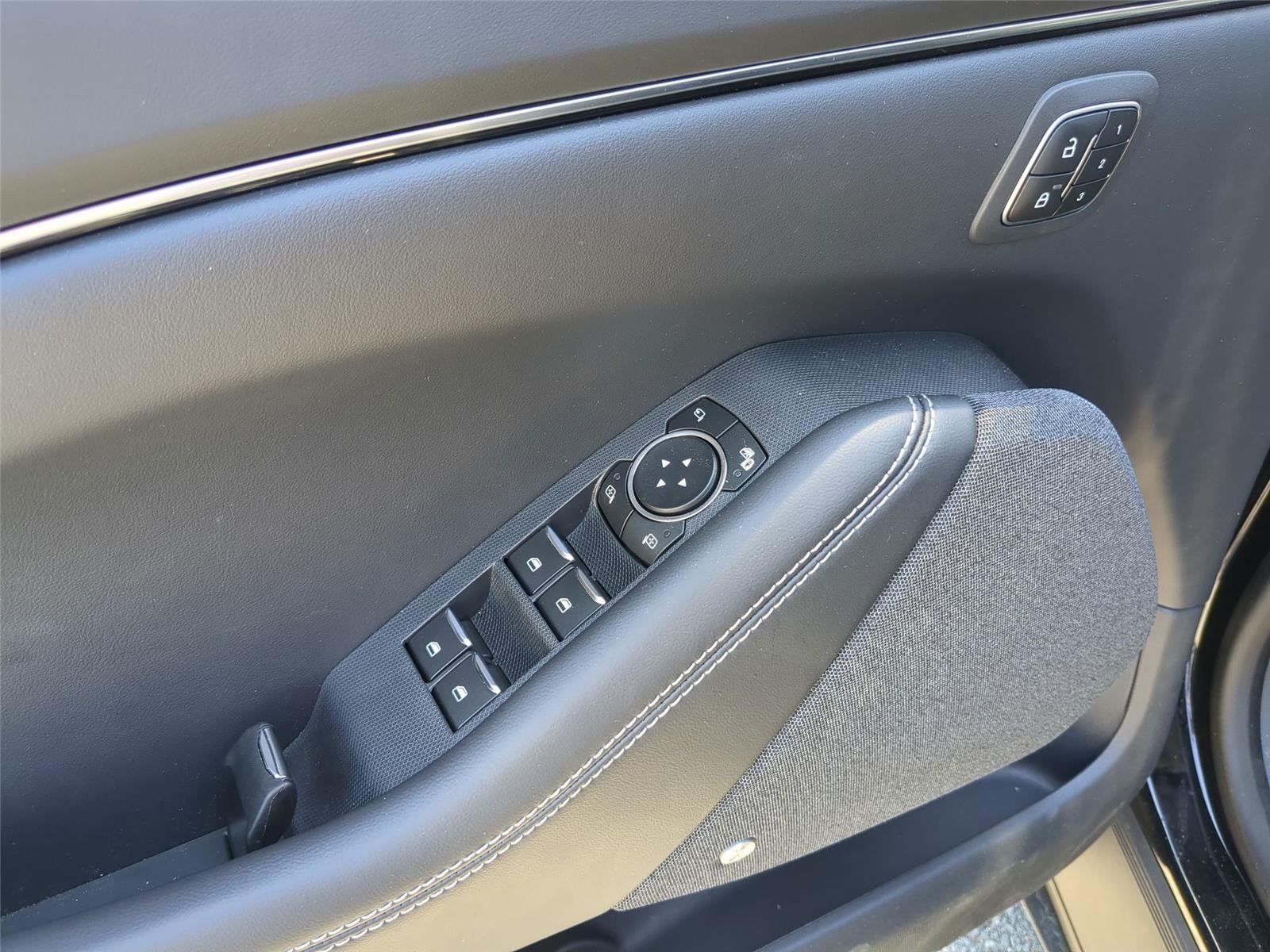 2025 Ford Mustang Mach-E Premium RWD - Photo 13