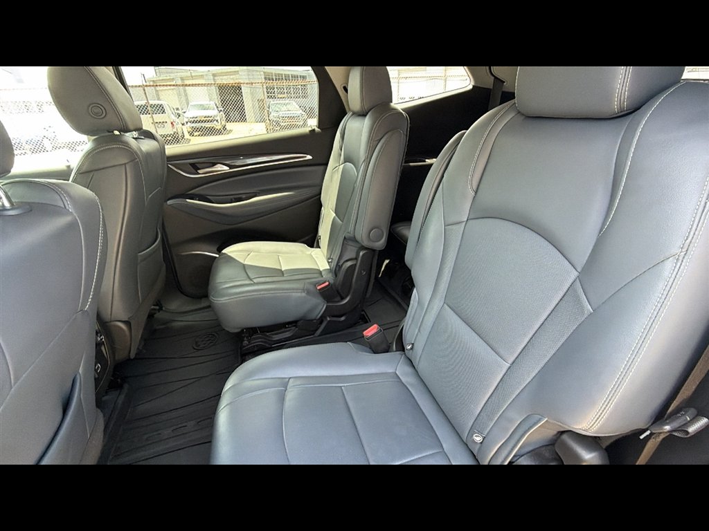 Used 2021 Includes Spectra Gray lower exterior accent color.) Buick Essence image 23