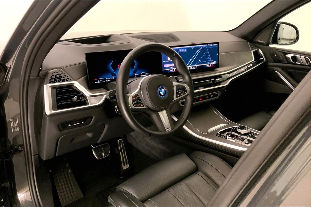 Certified Used 2026 Dravit Grey Metallic BMW  image 21