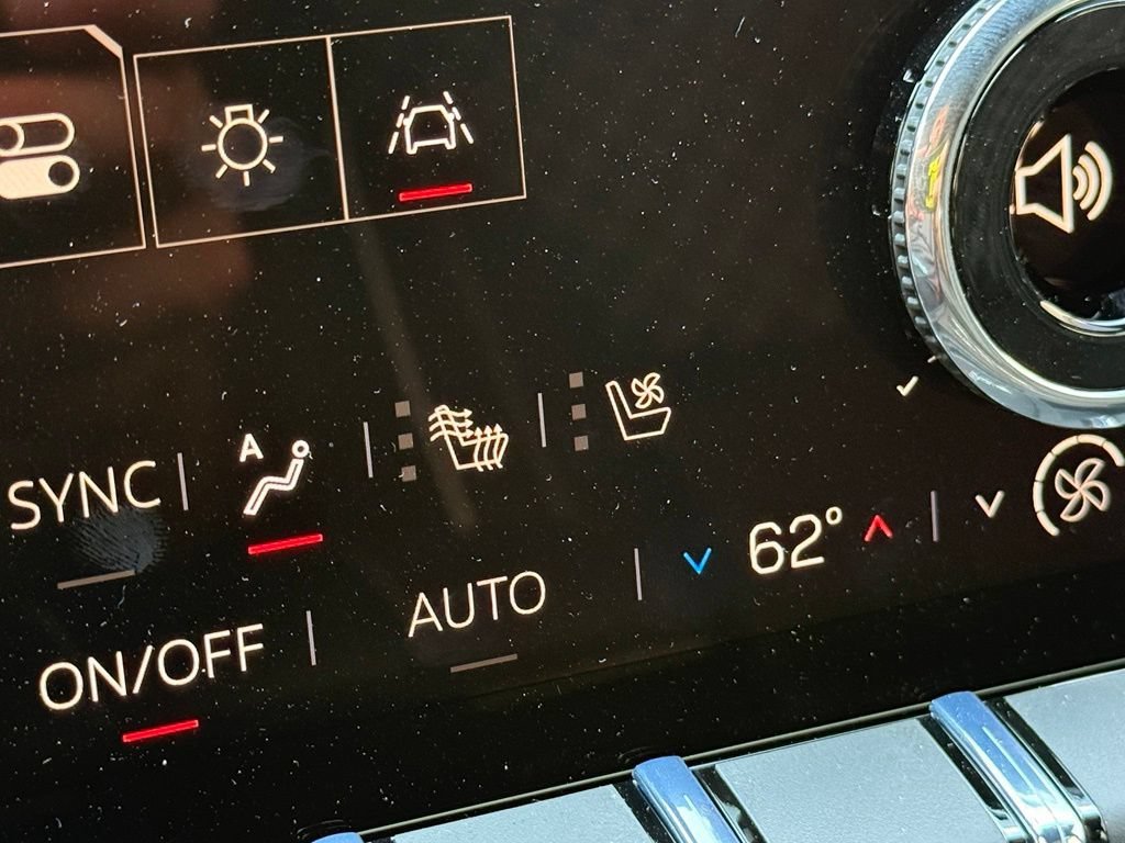 2026 GMC Acadia Denali - Photo 30