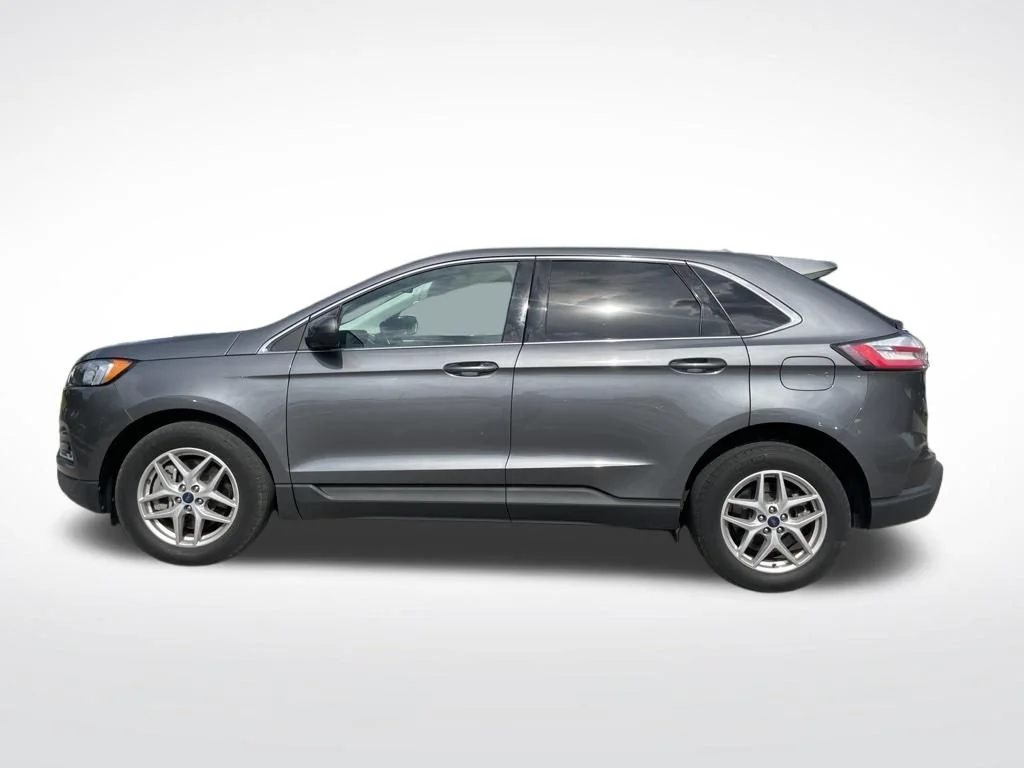Used 2022 Gray Metallic Ford SEL image 8