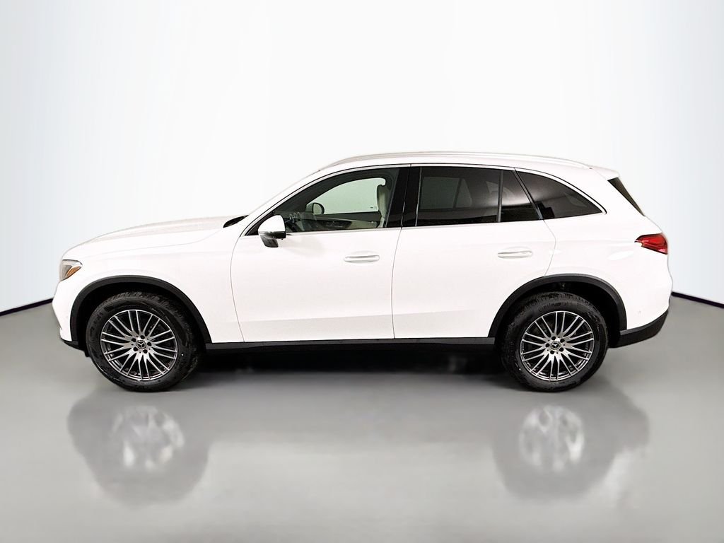 New 2026 Polar White Mercedes-Benz GLC 300 image 4