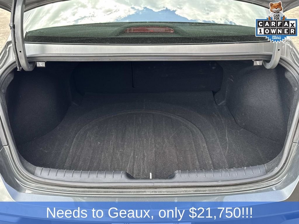 Used 2025 Gray Hyundai SEL Convenience image 13