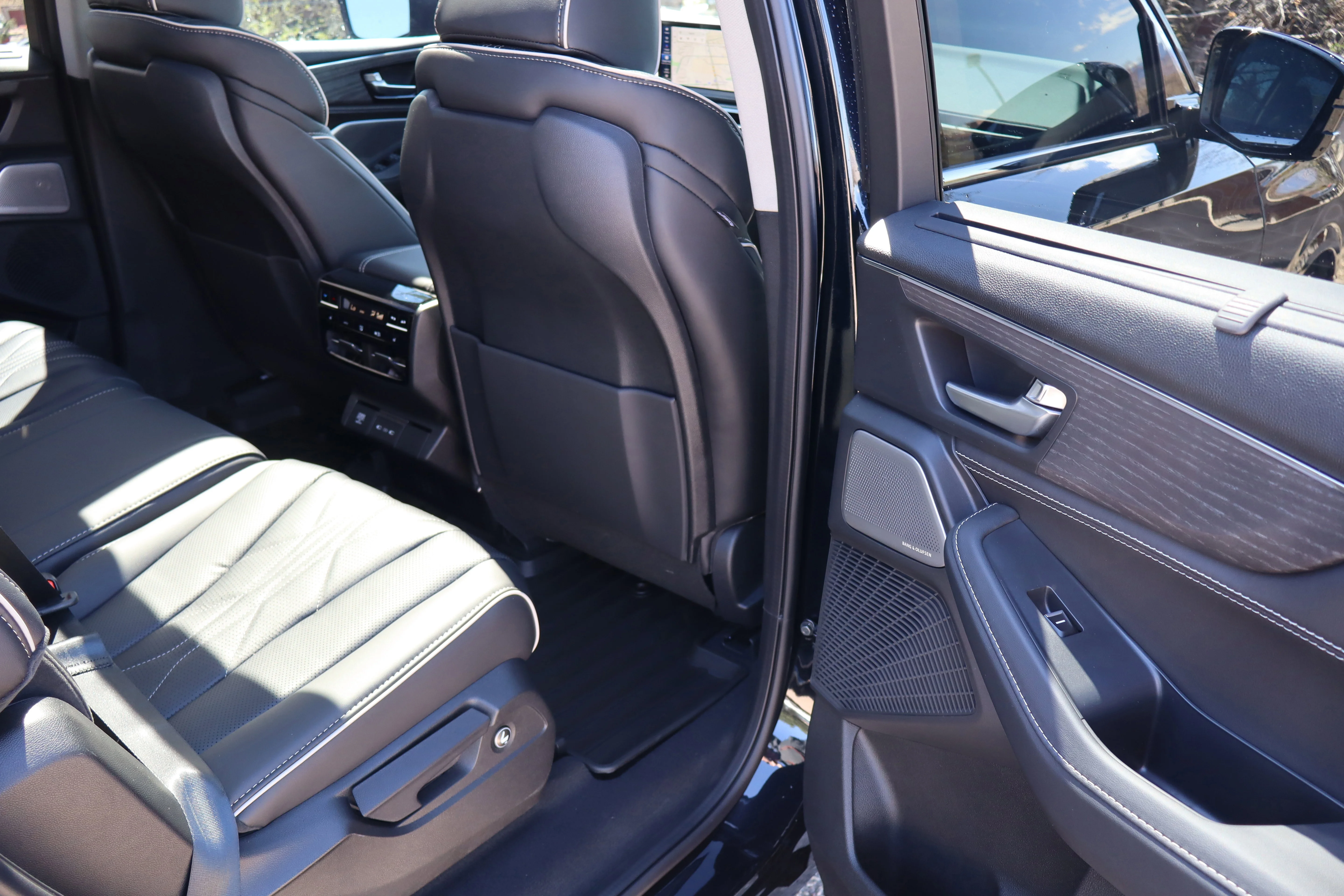 New 2026 Majestic Black Pearl Acura w/Advance Package image 30