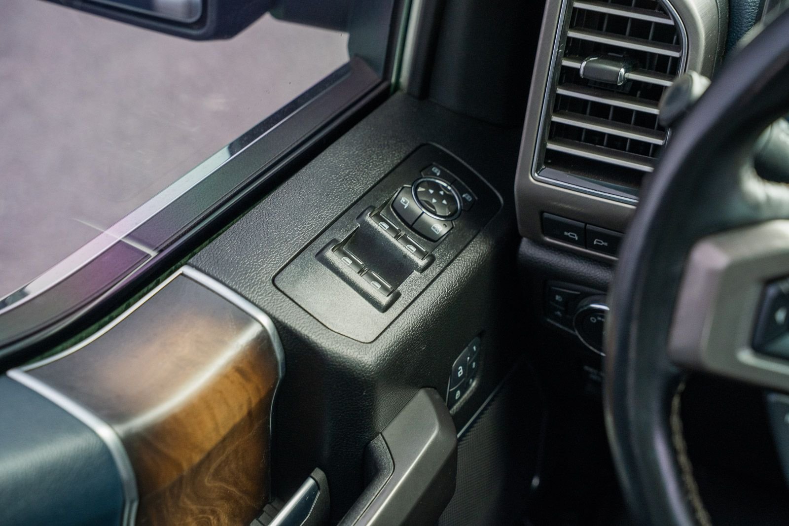 Used 2018 Blue Ford Limited image 42