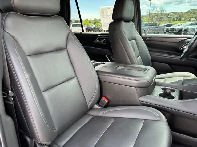 Used 2022 Black Chevrolet Z71 image 26