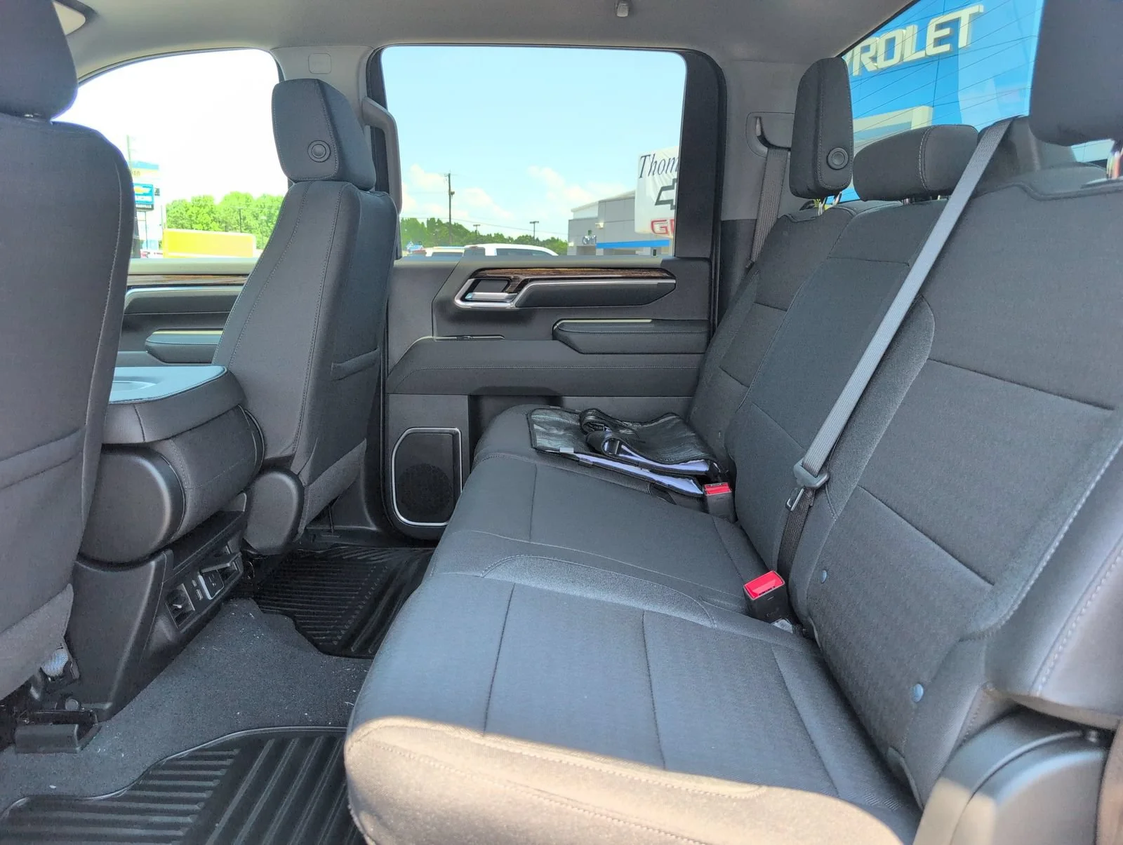 New 2026 Sterling Metallic GMC SLE image 31