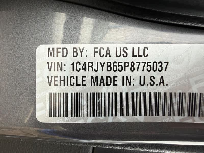 Used 2023 Baltic Gray Metallic Clearcoat Jeep  image 29