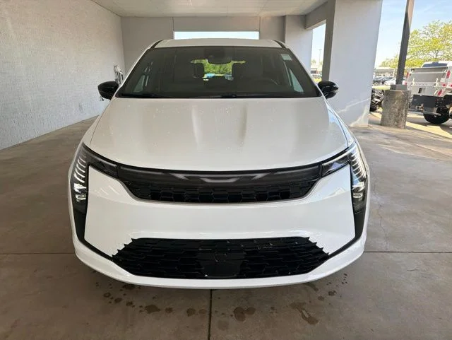 New 2027 Bright White Clear-Coat Exterior Paint Chrysler Select image 9