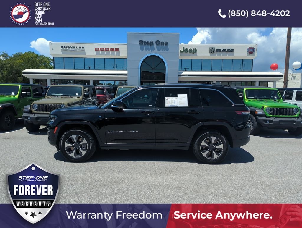 Used 2022 Black Jeep 4xe image 3