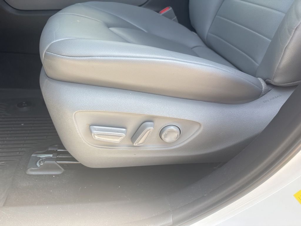 Used 2021 Blizzard Pearl Toyota XLE image 13