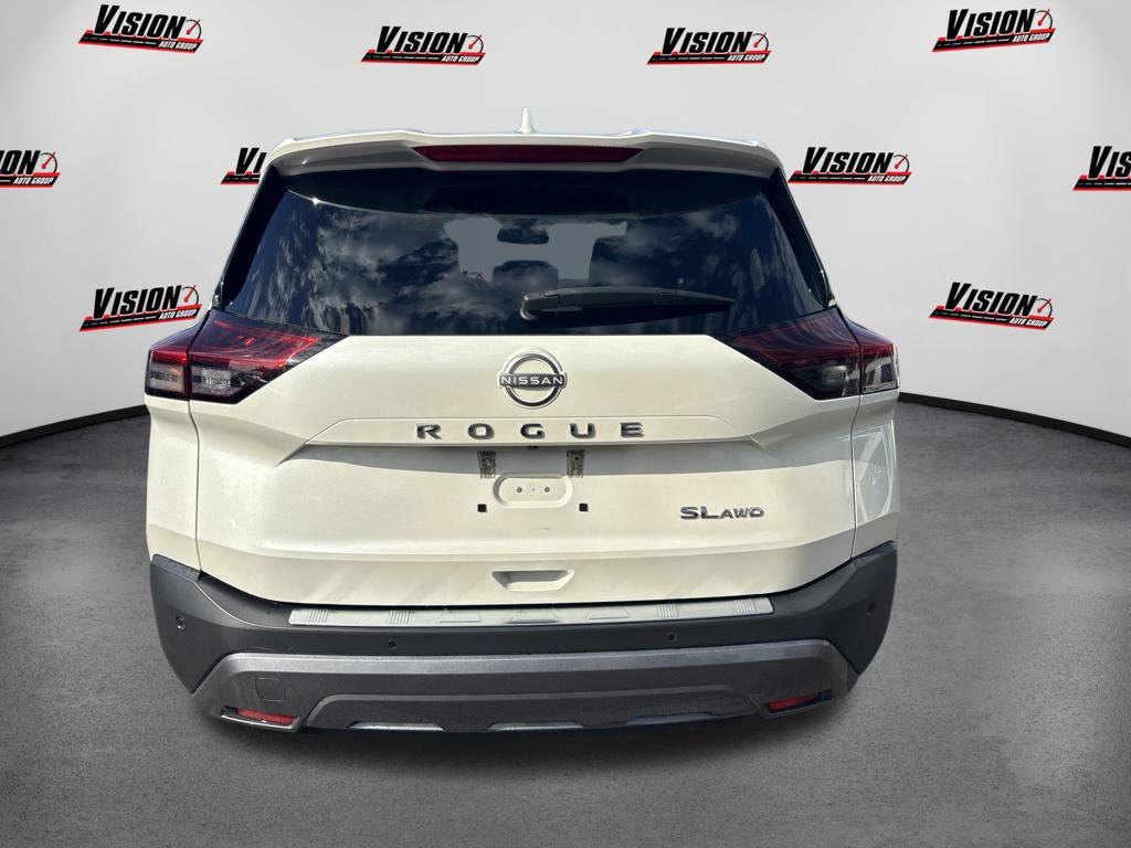 Used 2023 White Nissan SL image 8