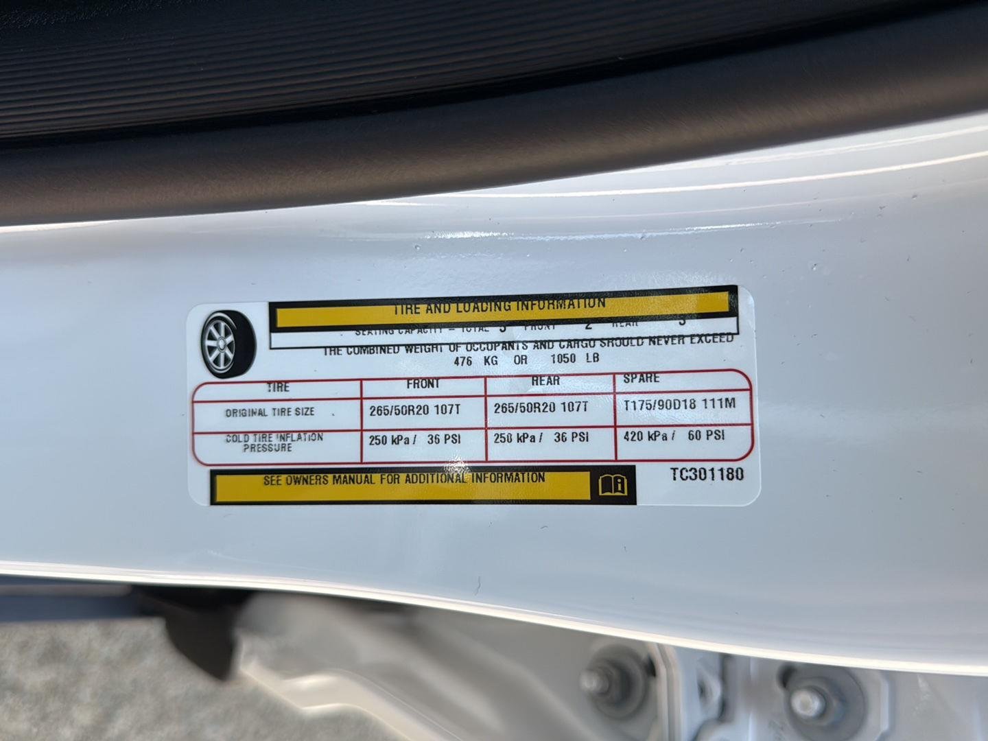 New 2026 Bright White Clear-Coat Exterior Paint Jeep Limited image 37