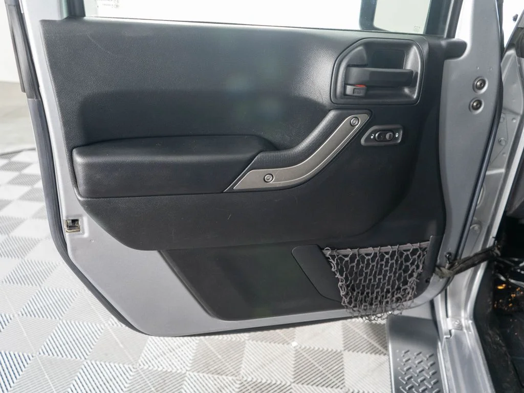 Used 2017 Silver Jeep Unlimited Sport image 21