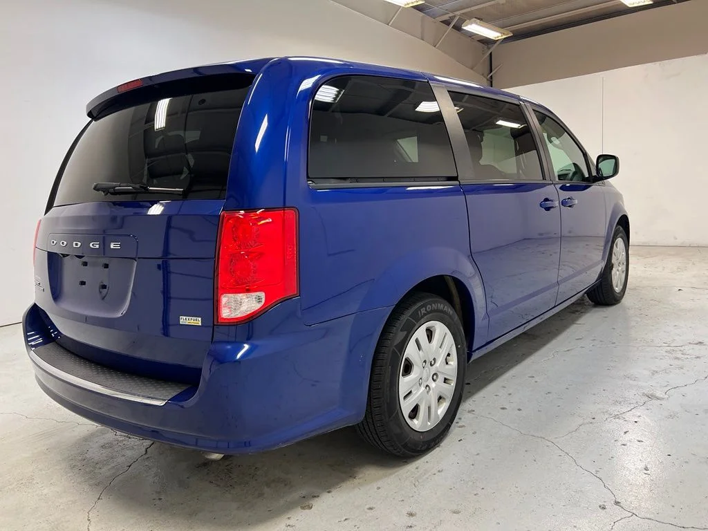 Used 2018 Blue Dodge SE image 9