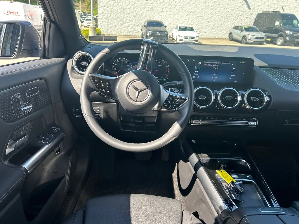 Used 2026 Gray Mercedes-Benz GLA 250 image 13