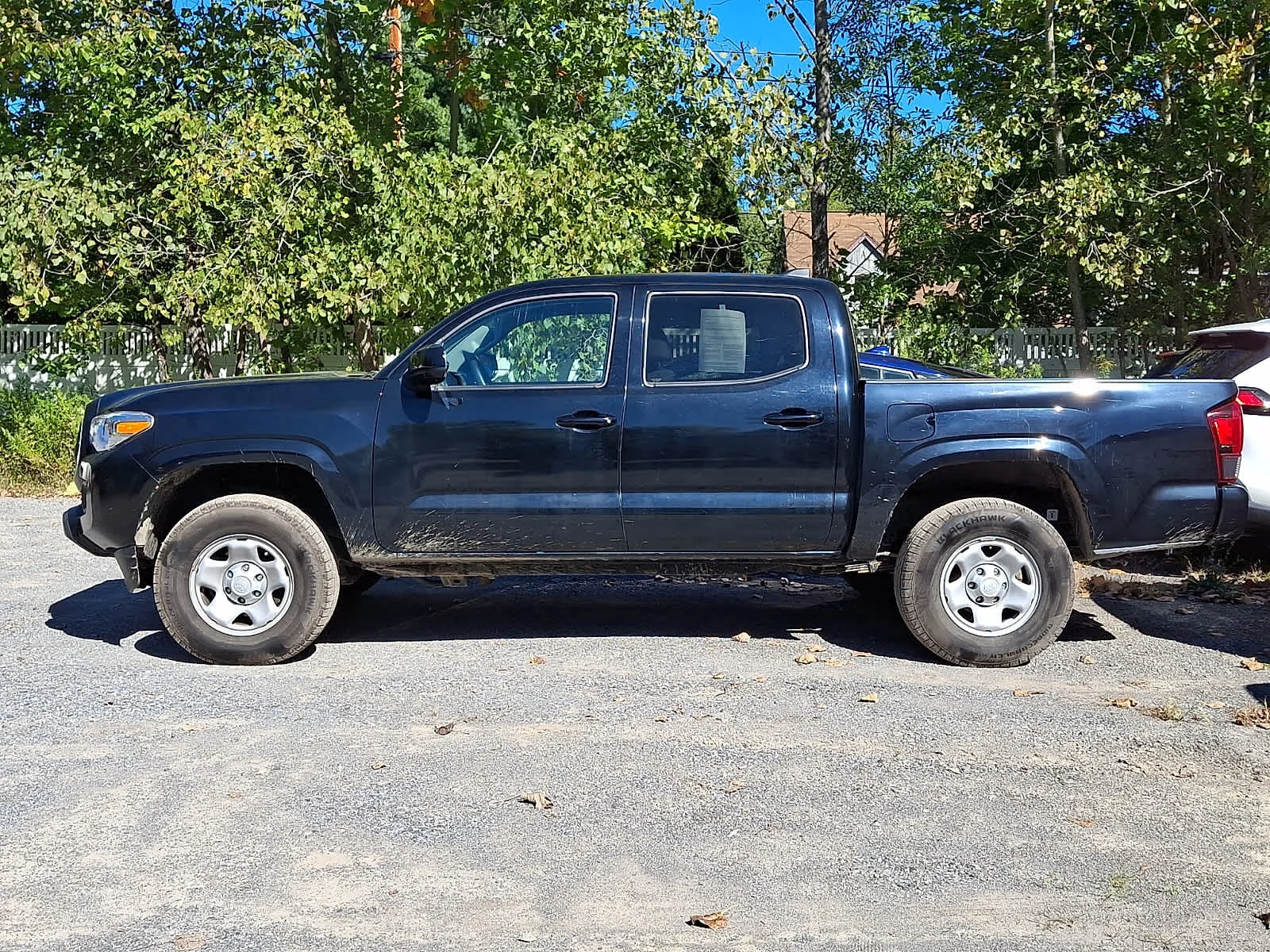 Used 2022 Midnight Black Metallic Toyota SR image 5