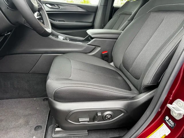 New 2026 Velvet Red Pearl-Coat Exterior Paint Jeep Laredo X image 23