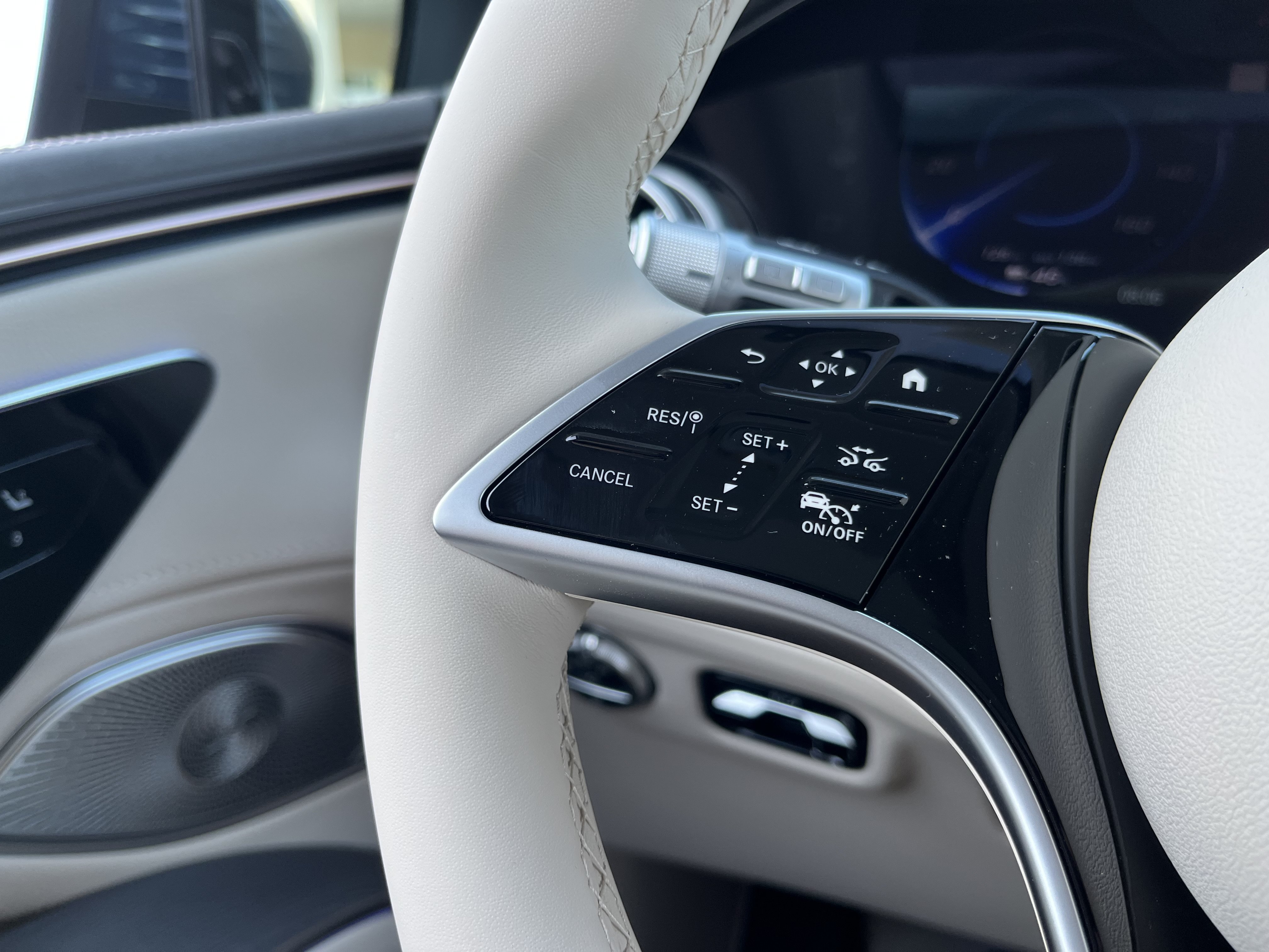 New 2026 Twilight Blue Metallic Mercedes-Benz EQS 400 image 24