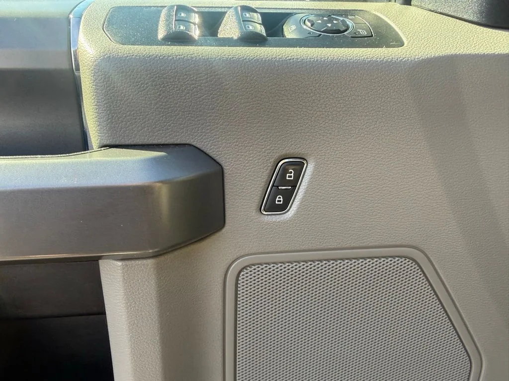 Used 2019 Gray Ford XLT image 14