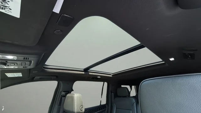 Used 2023 Silver GMC Denali image 19