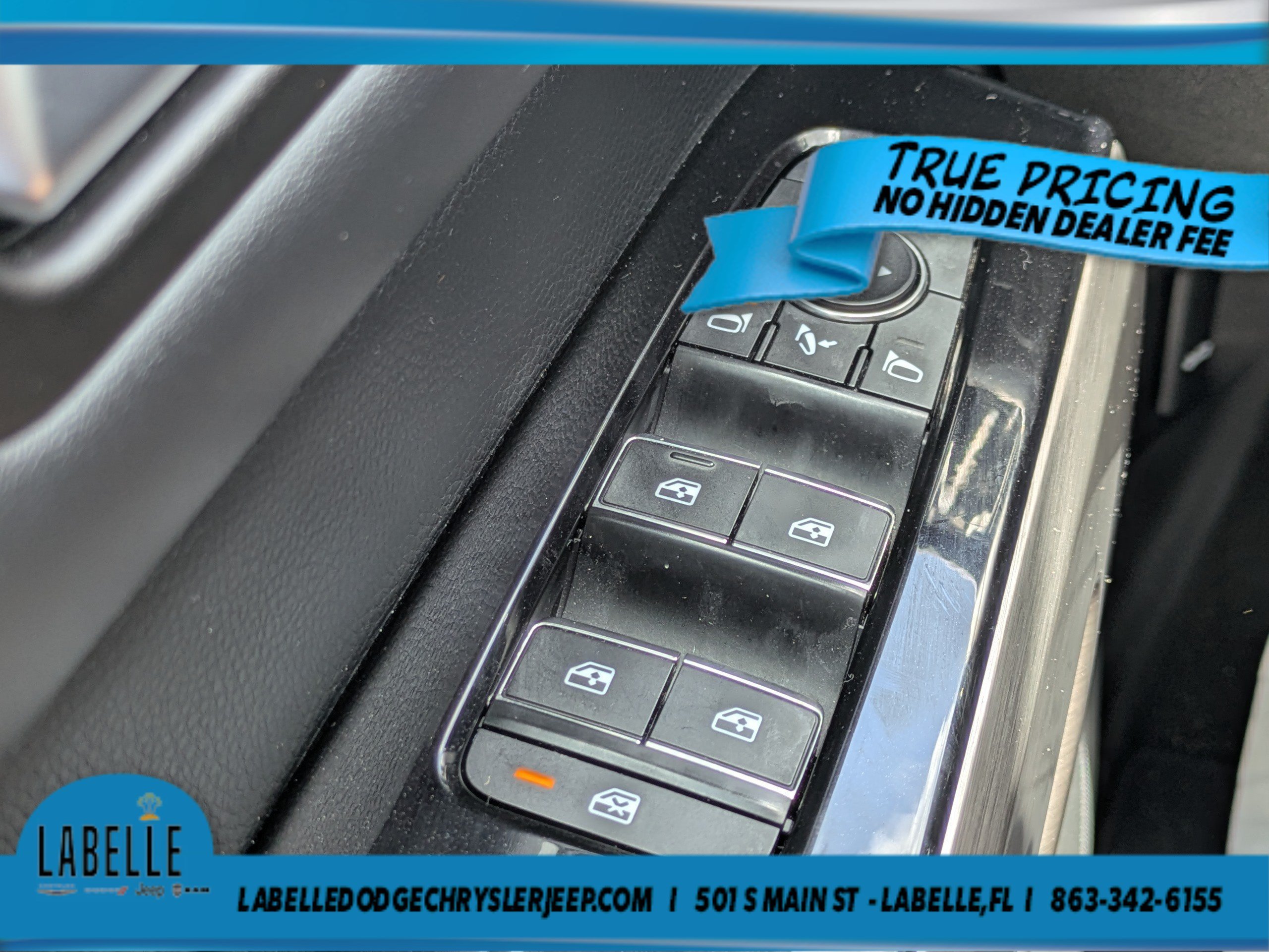 Used 2023 Pearl White Tricoat Nissan Platinum image 18