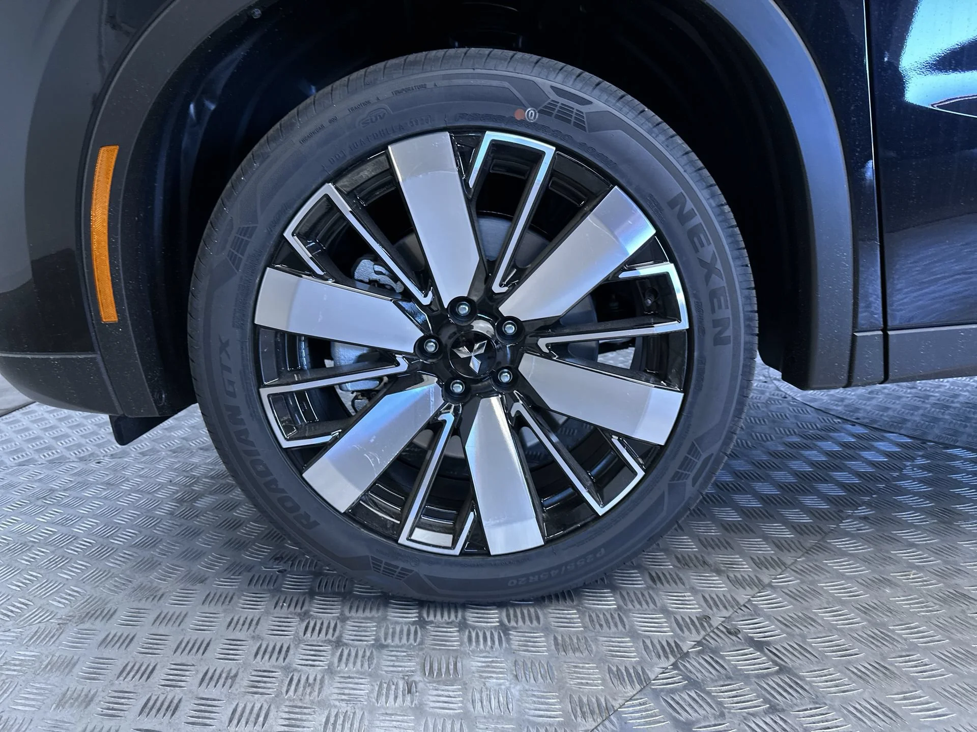 New 2026 Labrador Black Pearl Mitsubishi SE image 26