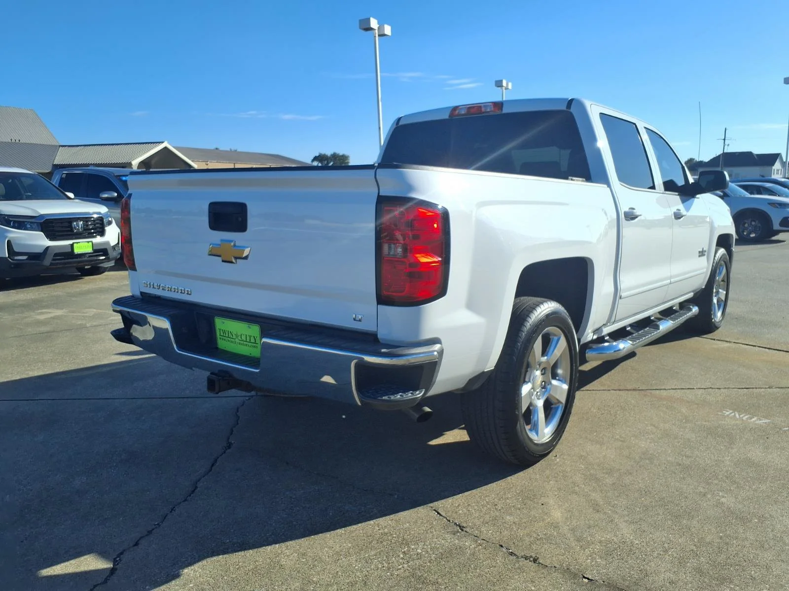 Used 2017 White Chevrolet LT image 4