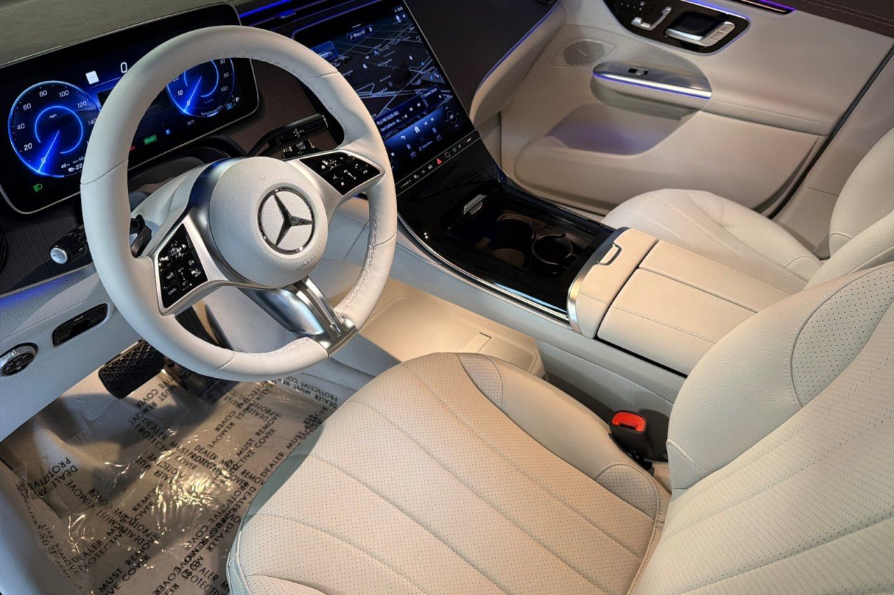 New 2027 Black Mercedes-Benz EQE 320 4MATIC® SUV image 9