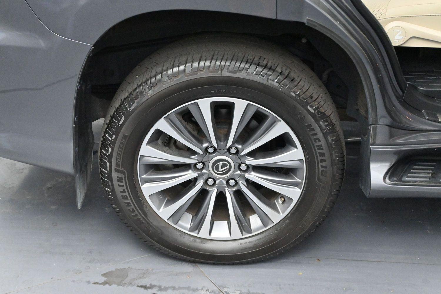 Used 2023 Nebula Gray Pearl Lexus GX 460 Luxury image 36