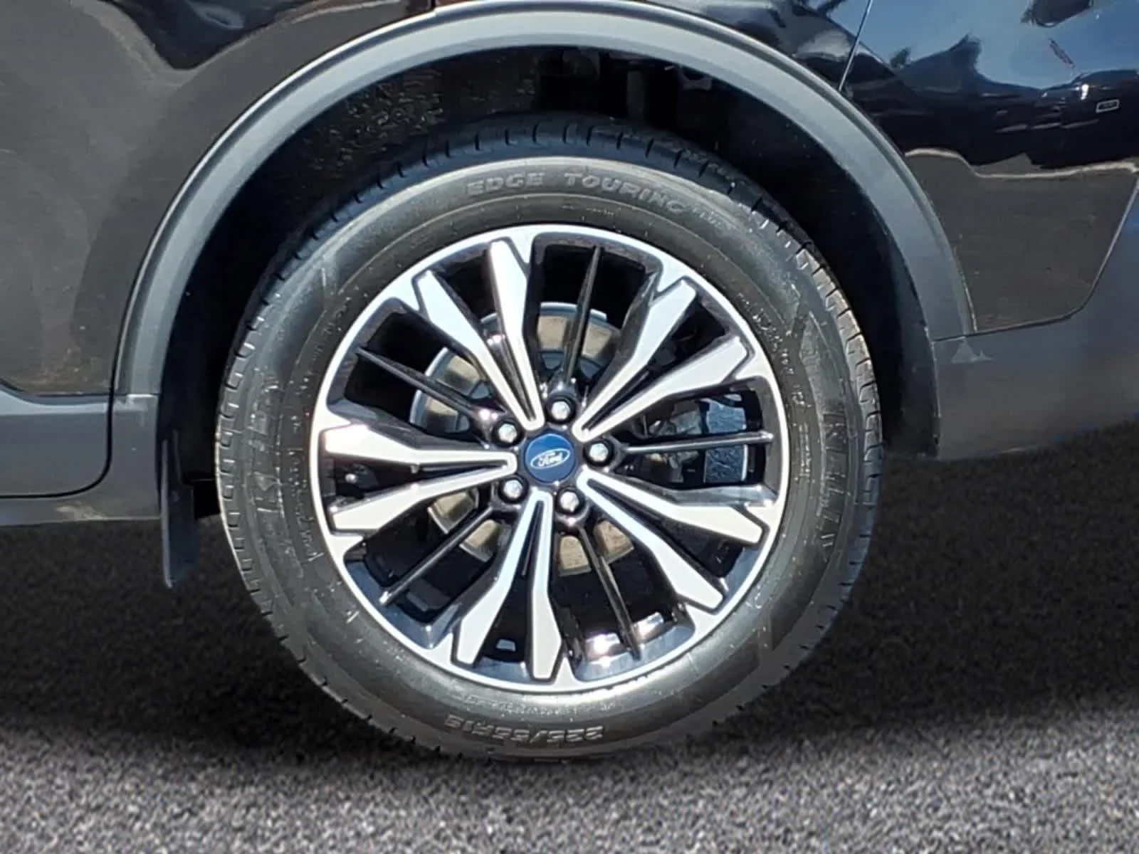 Used 2022 Agate Black Metallic Ford SEL image 3