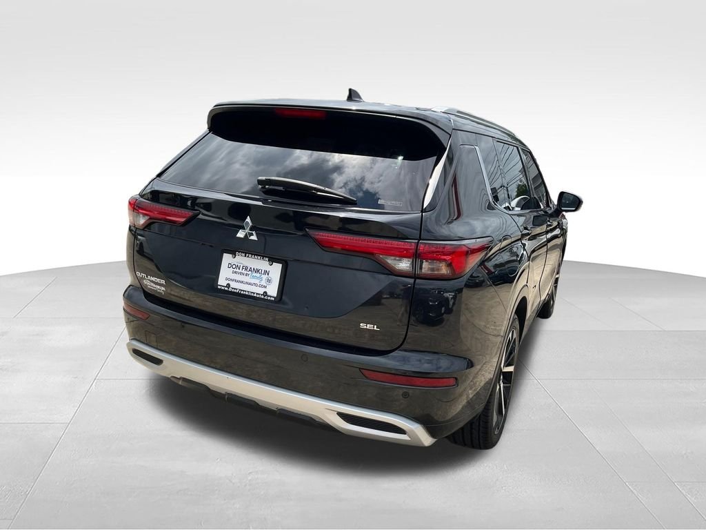Used 2023 Black Mitsubishi SEL image 5