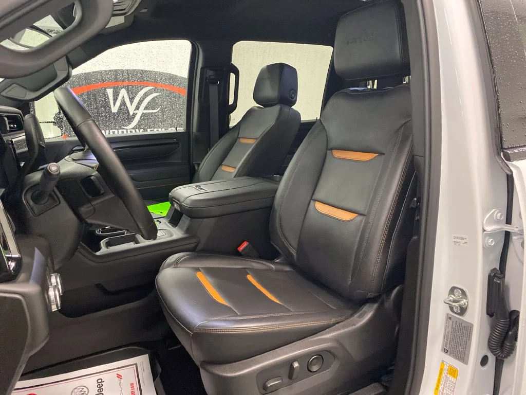 Used 2026 White GMC AT4 image 14