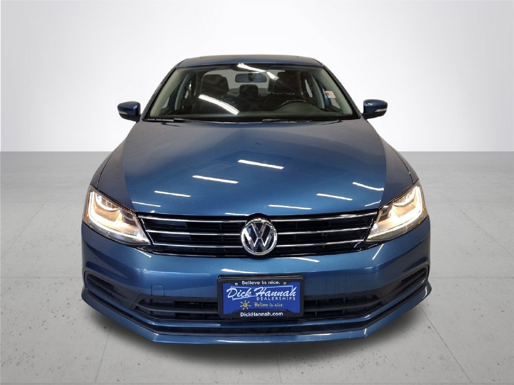 Used 2017 Silk Blue Metallic Volkswagen 1.4T SE image 3