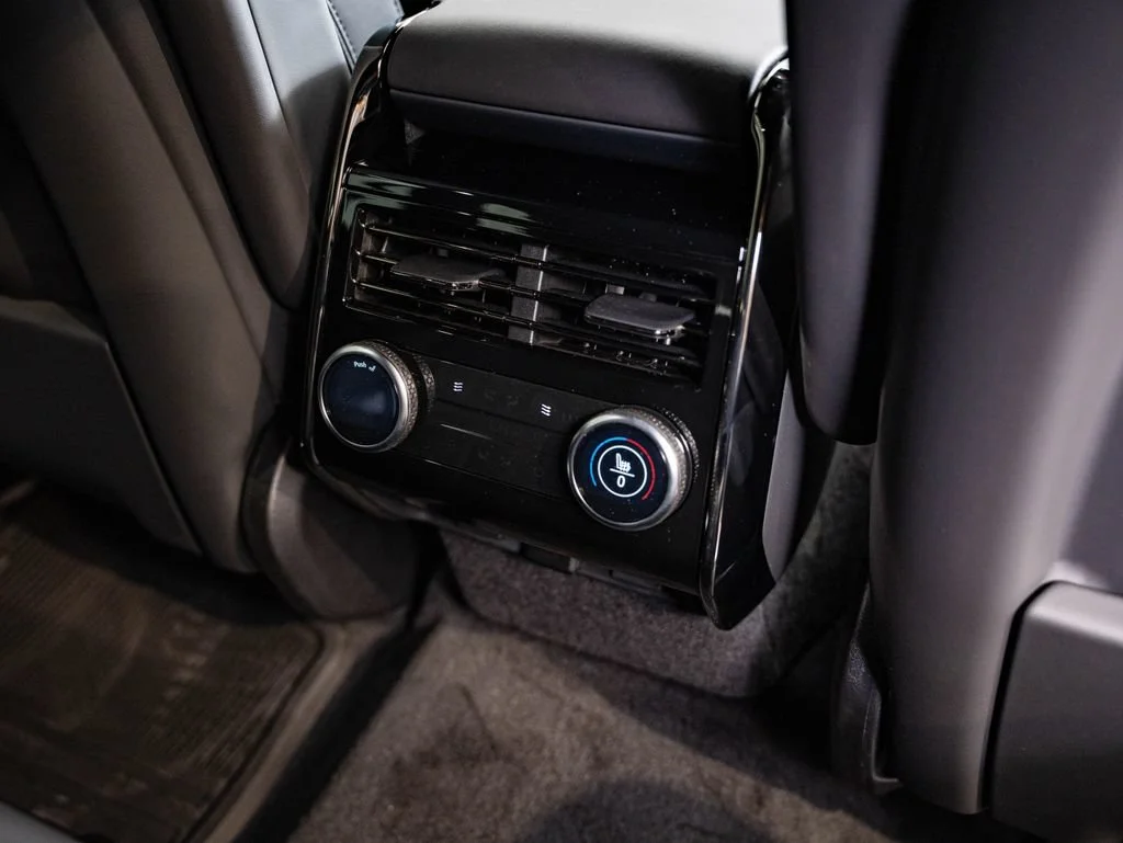 New 2026 Santorini Black Land Rover SE image 36