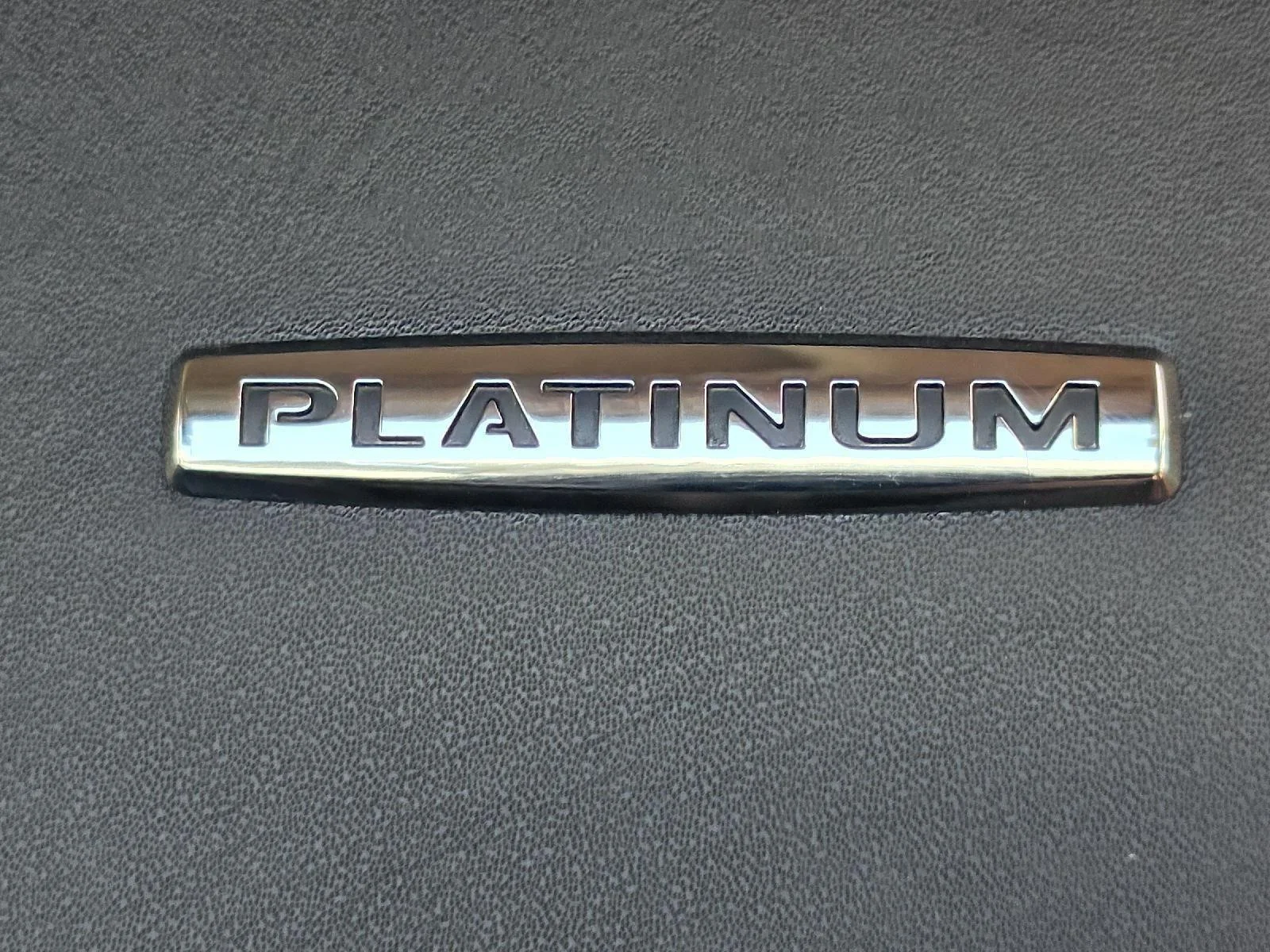 Used 2019 White Platinum Metallic Tri-Coat Ford Platinum image 53