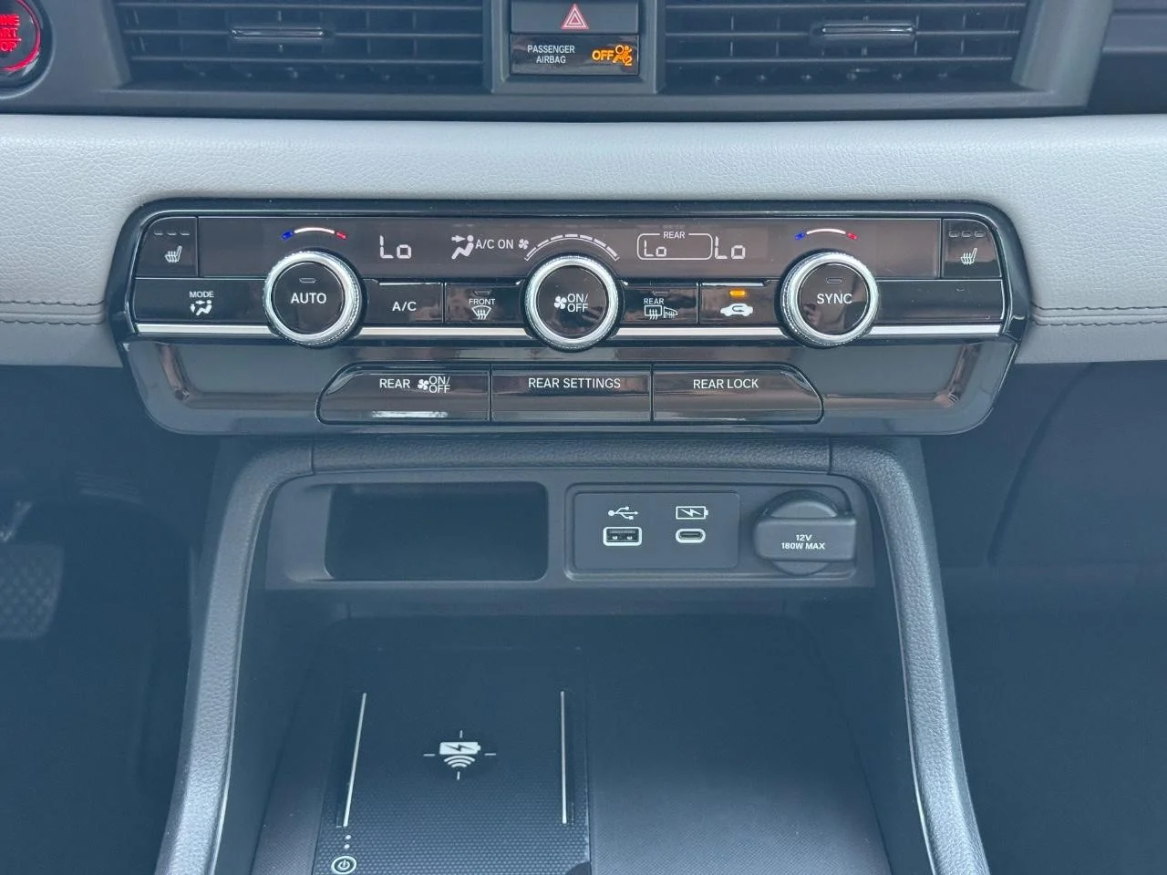2025 Honda Pilot Touring - Photo 28