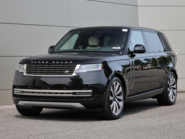 2026 Land Rover Range Rover SE LWB 7-Seats / V8