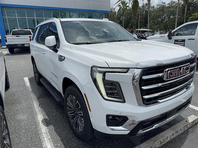 Used 2025 Summit White GMC Elevation image 3