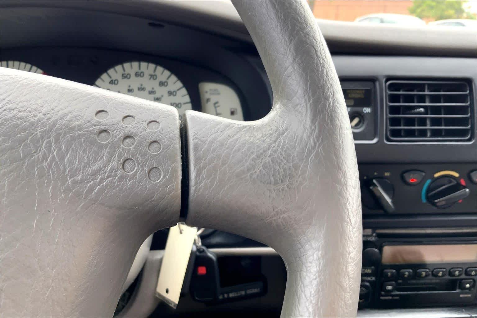 Used 2003 Lunar Mist Metallic Toyota PreRunner image 21